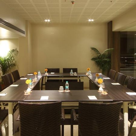 מומביי The Maharaja Business Hotel מראה חיצוני תמונה